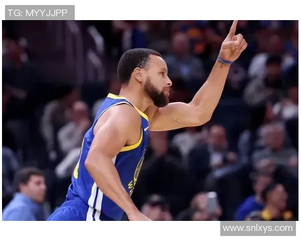 勇士击败黄蜂,库里上演三双,强势重返巅峰 勇士击败黄蜂,库里上演三双,强势重返巅峰