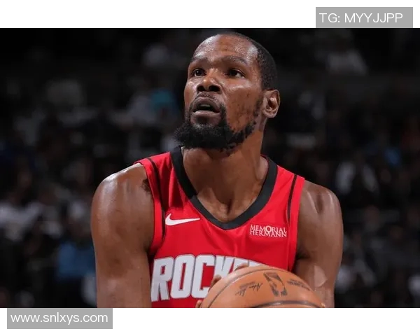 火箭队在太阳夏季联赛中展现新星风采,年轻球员争相亮相引发关注 火箭队在太阳夏季联赛中展现新星风采,年轻球员争相亮相引发关注